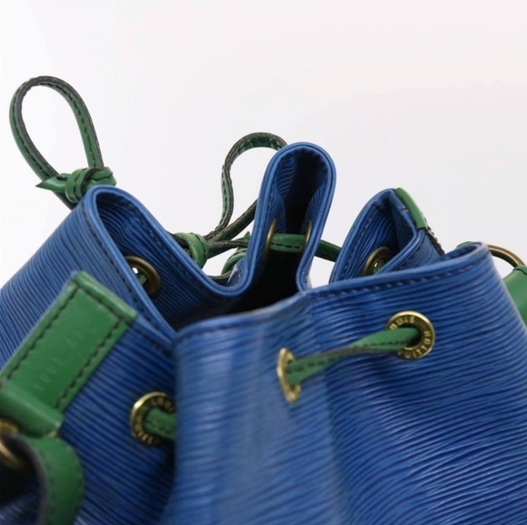 LOUIS VUITTON Epi Tricolor Shoulder Bag - Picture 6 of 14